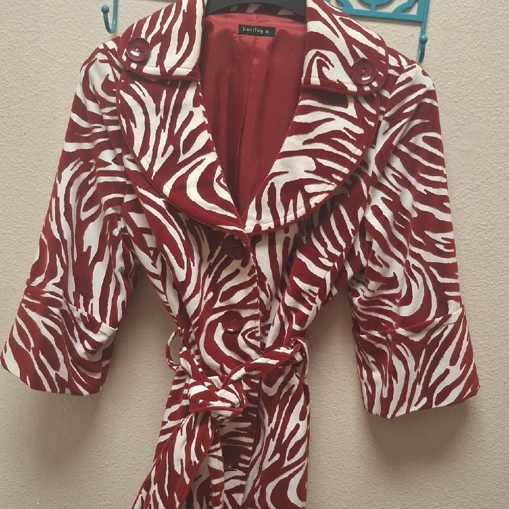 Stylish Zebra Print Trench Coat in Red and White